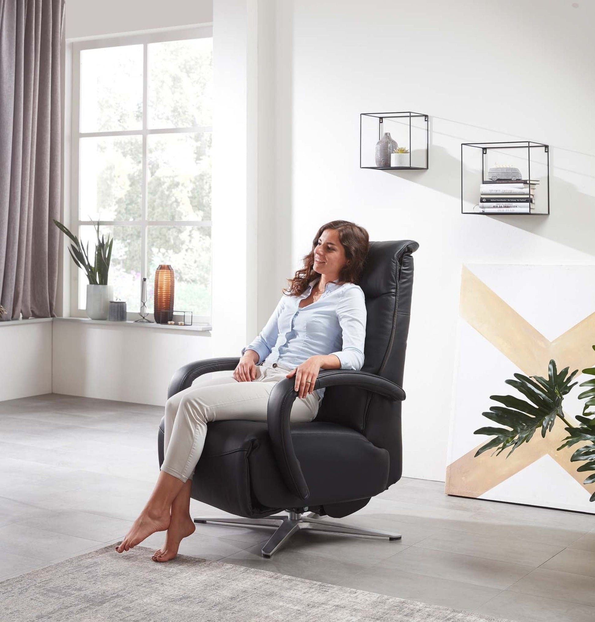 Leder Relaxsessel "MRS 970" mit integriertem Akku und Aufstehhilfe - Sessel von meinRelaxsessel.de - 5 Jahre Garantie auf Relaxsessel GESCHENKT! Kaufe jetzt bei meinRelaxsessel.de