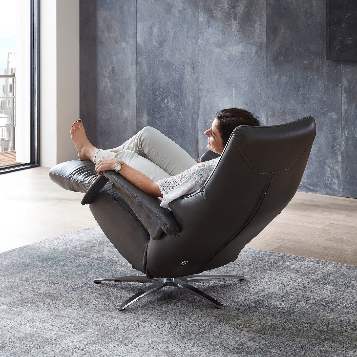 Leder Relaxsessel MRS 1040 Motoren Aufstehhilfe in Leder Sky Chocolate Sonderedition - Relaxsessel von meinRelaxsessel.de - 5 Jahre Garantie auf Relaxsessel GESCHENKT! Kaufe jetzt bei meinRelaxsessel.de